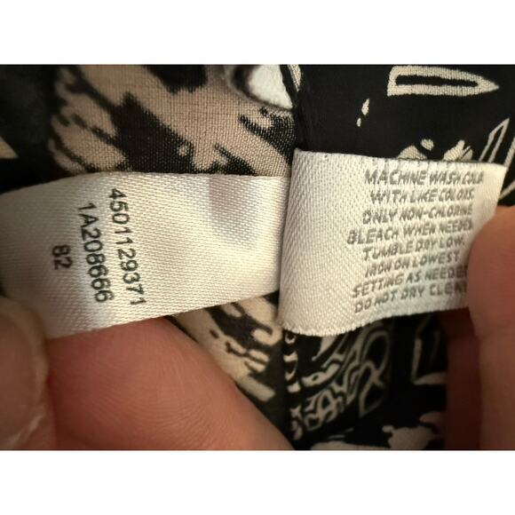 Chicos Zenergy black and white paisley print travel jacket. Size 2 - Picture 9 of 10